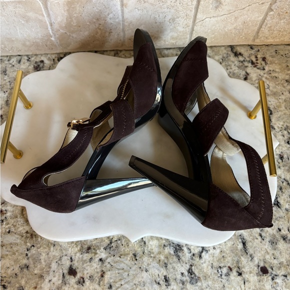 MICHAEL Michael Kors Berkeley Brown Leather Zip-Up Heels - Picture 9 of 13